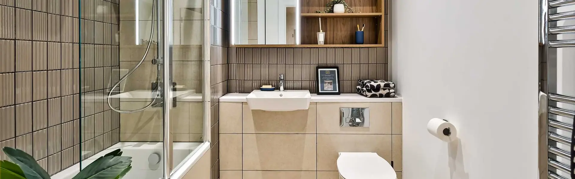 Royal Albert Wharf bathroom
