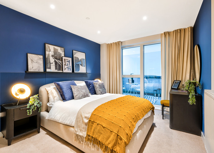 Royal Albert Wharf bedroom