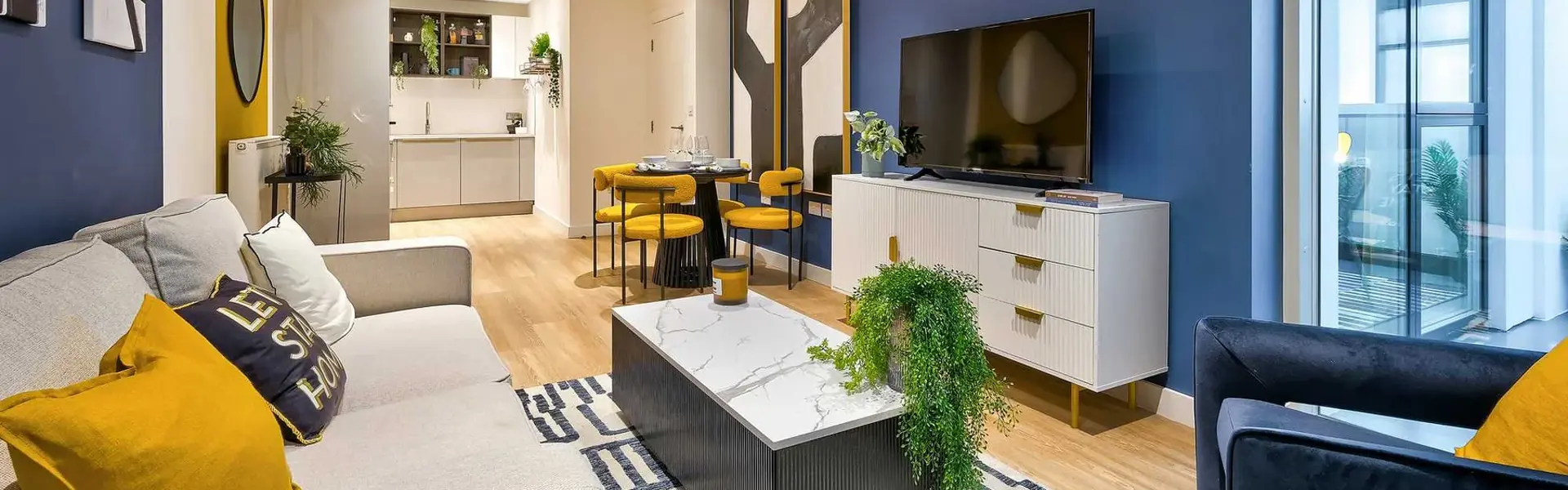 Royal Albert Wharf living room